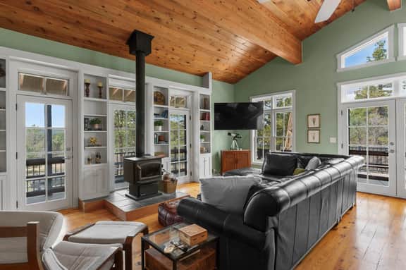 Ponderosa Retreat | 10 min to Downtown | Mtn Views