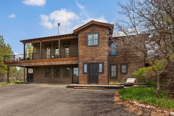 Ponderosa Retreat | 10 min to Downtown | Mtn Views